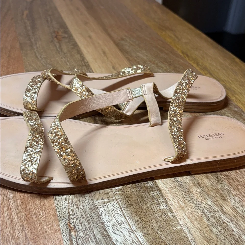 Pull & Bear Leather Gold Textured Strap Flat Sandals Size 40